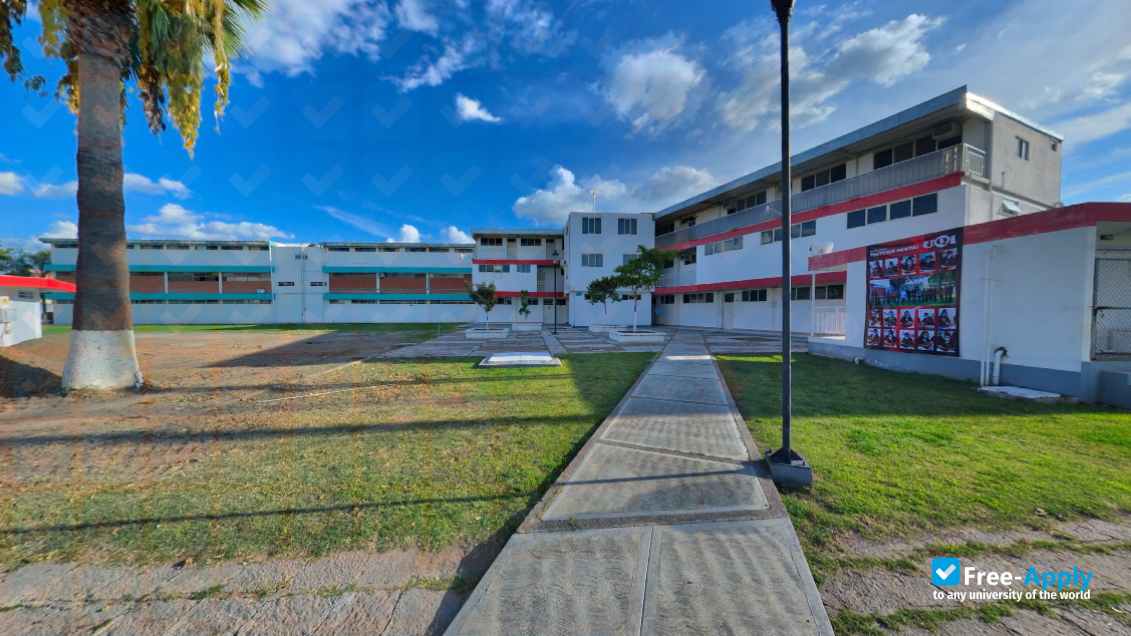 Foto de la University Quetzalcoatl Irapuato #6