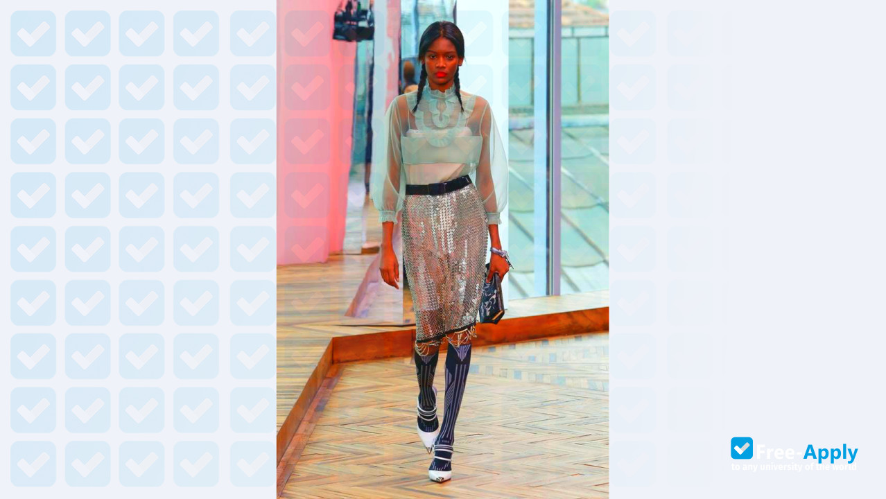 Foto de la Institute of Superior Studies of Fashion House of France #4