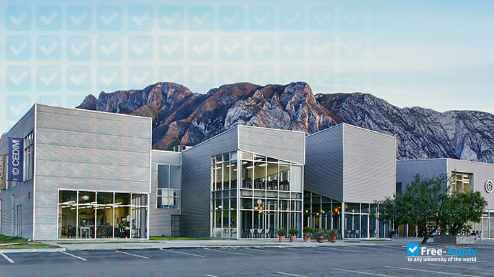 Foto de la Monterrey Center for Higher Learning of Design #8