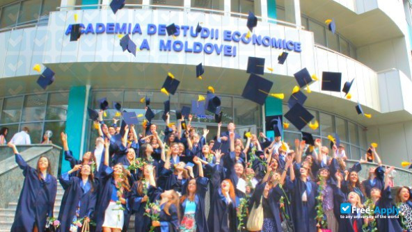 Photo de l’Academy of Economic Studies from Moldova #3