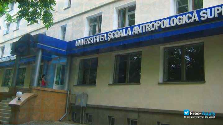 Foto de la HIGH ANTHROPOLOGICAL SCHOOL #4