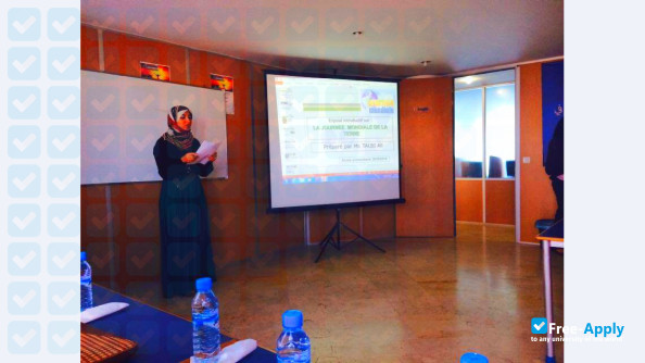 Foto de la Knowledge Computer and Business Institut #6