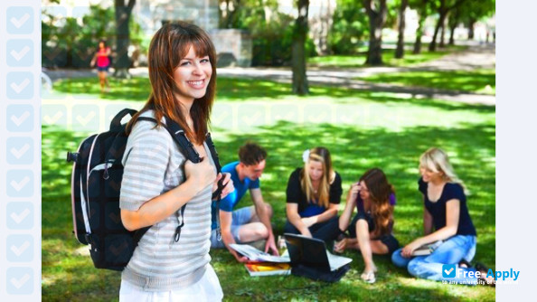 HECGI Management and Computer Science Business Studies photo #9