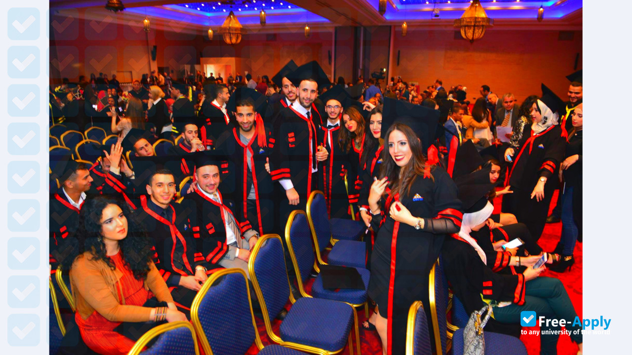 Photo de l’School of Business, Management and Computer Science (EMCGI) #4