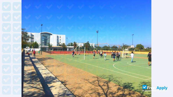 Foto de la International University of Rabat