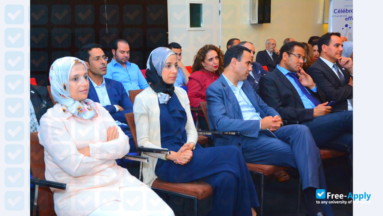 Foto de la Higher School of Business and Commerce #3