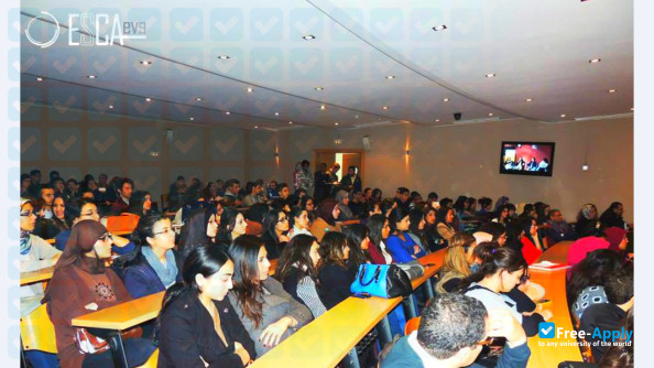 Foto de la Higher School of Business and Commerce #9