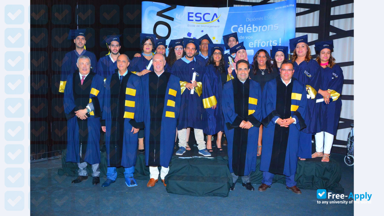 Foto de la Higher School of Business and Commerce #5