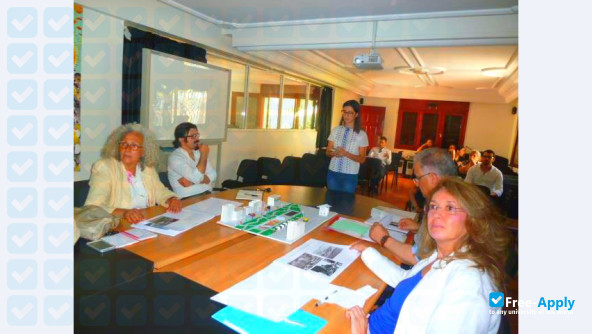 Foto de la Higher School of Design and Visual Arts #9