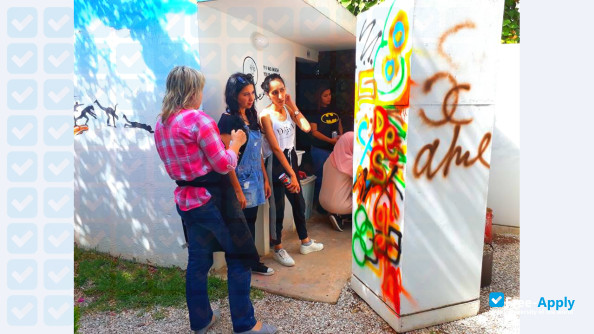 Foto de la Higher School of Design and Visual Arts #5