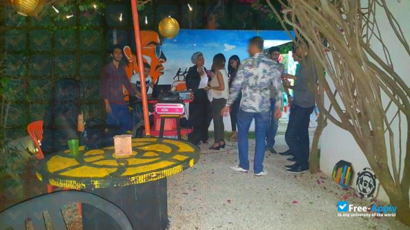 Foto de la Higher School of Design and Visual Arts #2