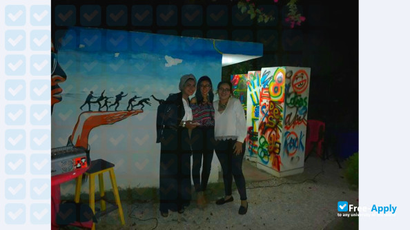 Foto de la Higher School of Design and Visual Arts #8