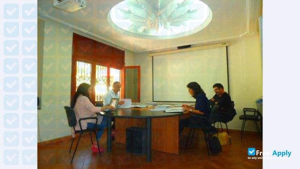 Foto de la Higher School of Design and Visual Arts #11