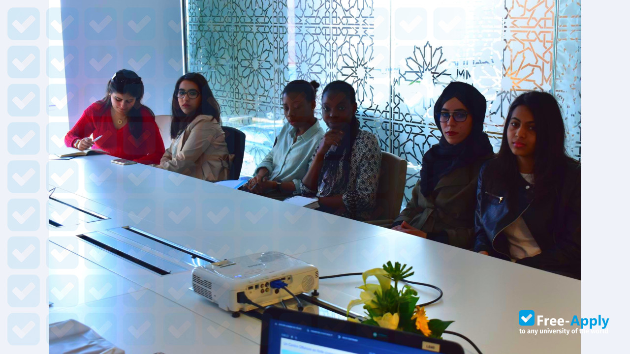 Photo de l’Graduate School of Management and Engineering ESRMI #7