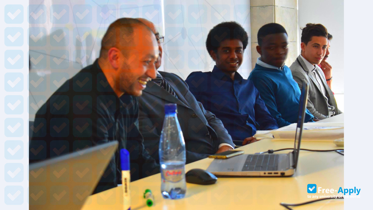 Photo de l’Graduate School of Management and Engineering ESRMI #10