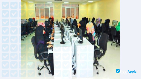 Foto de la Al Zahra College for Women #4