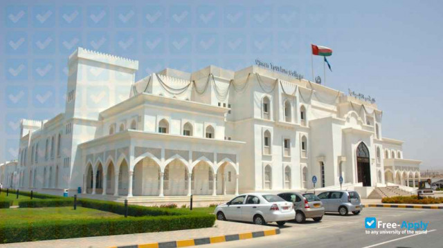 Foto de la Oman Tourism College #2
