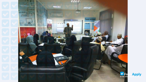 Photo de l’Salalah College of Technology #2