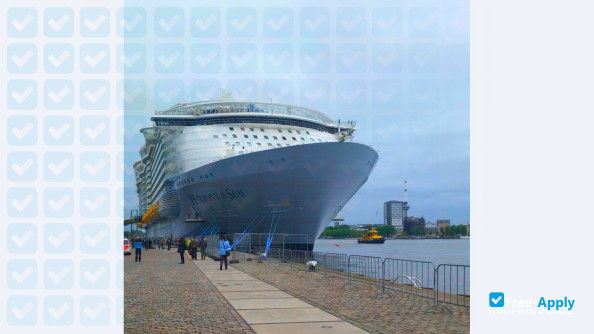 Foto de la Center for Maritime Economics and Logistics #1
