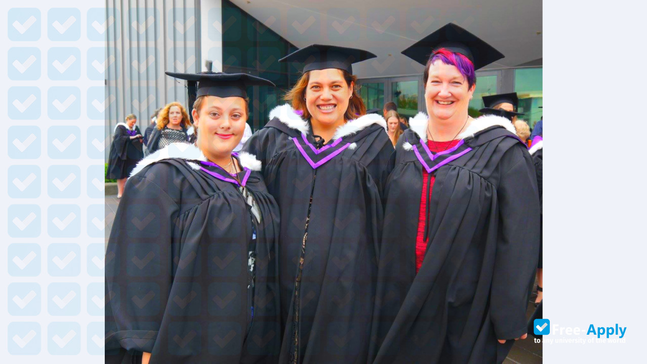 New Zealand Tertiary College photo #11