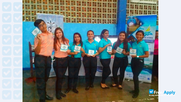 Foto de la University of Technology and Commerce #9