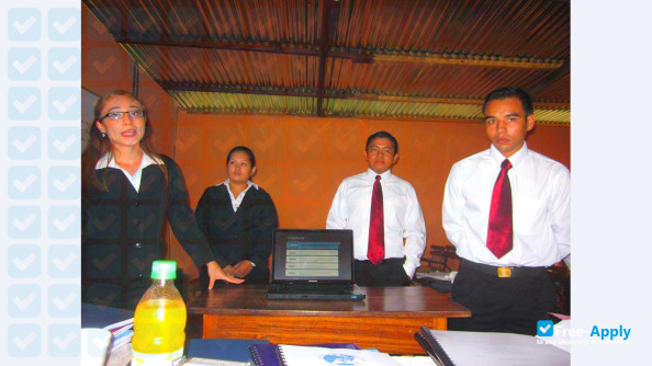 Foto de la Martin Luther King Evangelical University #6