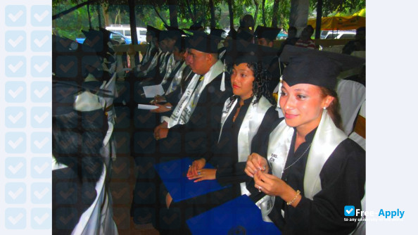 Foto de la Martin Luther King Evangelical University #7