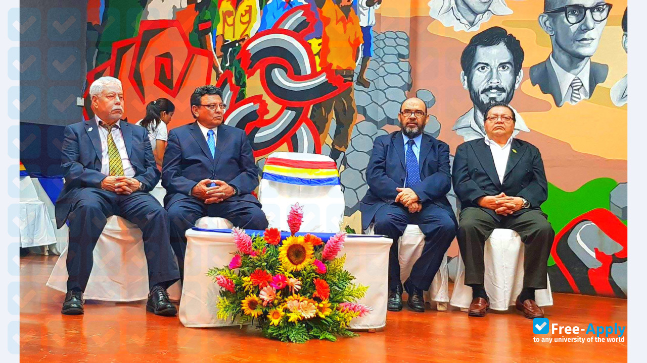 Foto de la National Autonomous University of Nicaragua Managua #4