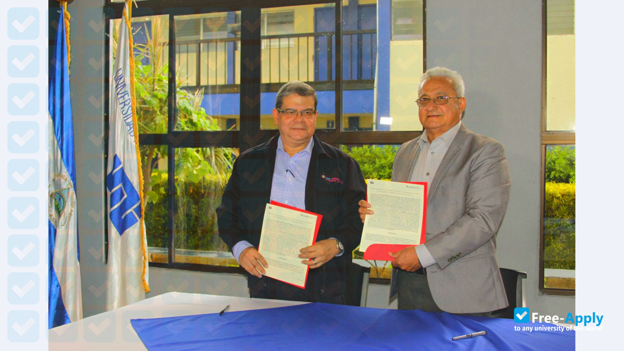Foto de la National University of Engineering #4