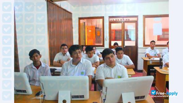 Foto de la Technical University of Commerce #6