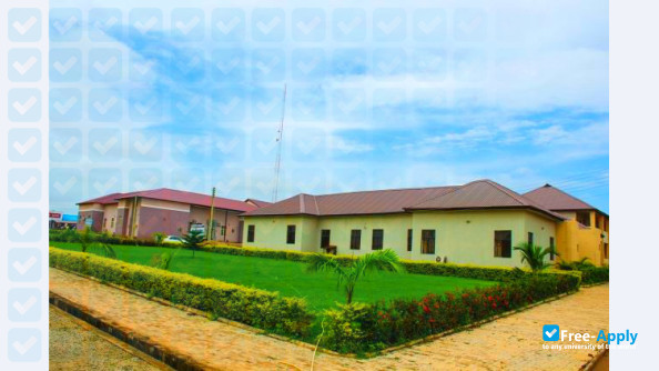 Foto de la Bingham University New Karu #10