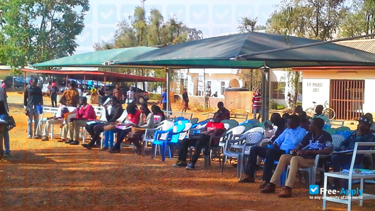 Foto de la University of Jos #6