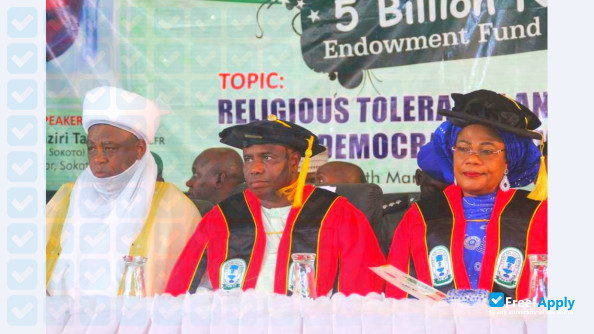 Foto de la Fountain University Osogbo #7