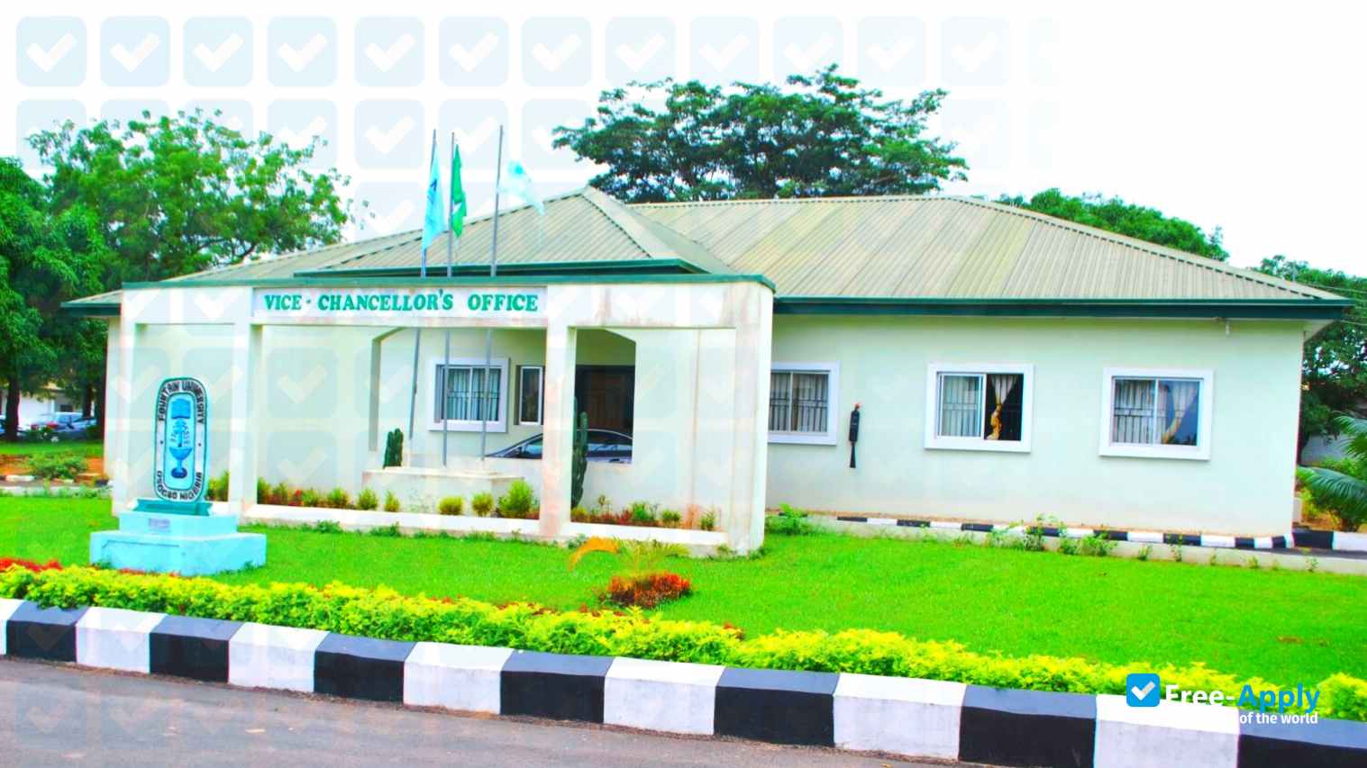 Foto de la Fountain University Osogbo #6