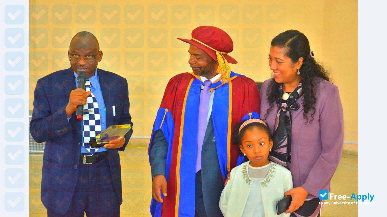 Foto de la Federal University of Technology Akure #13
