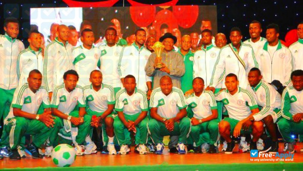 Foto de la Federal School of Dental Technology and Therapy Enugu #1