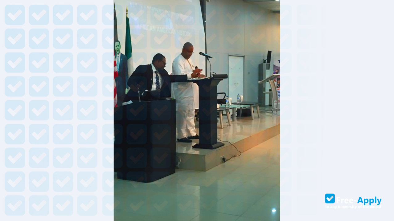 Photo de l’Baze University Kuchigoro #2