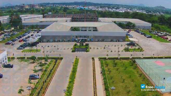 Foto de la Baze University Kuchigoro