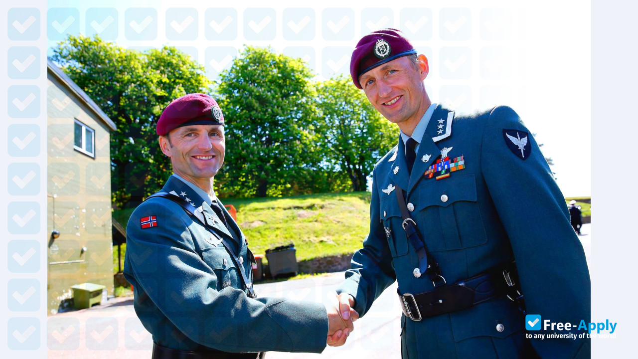 Photo de l’Norwegian Military Academy #7