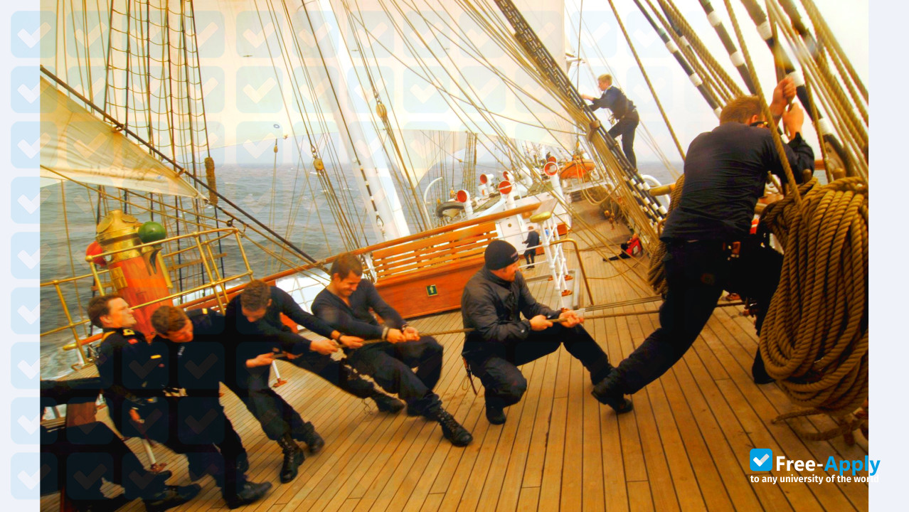 Photo de l’Norwegian Naval Academy #6
