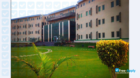 Photo de l’Akhtar Saeed Medical and Dental College #1