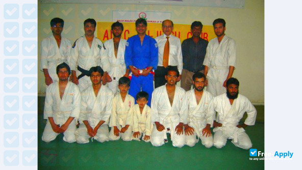 Foto de la Allama Iqbal Medical College #6