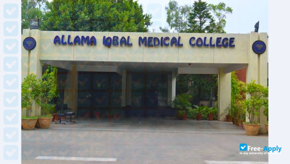 Foto de la Allama Iqbal Medical College #7