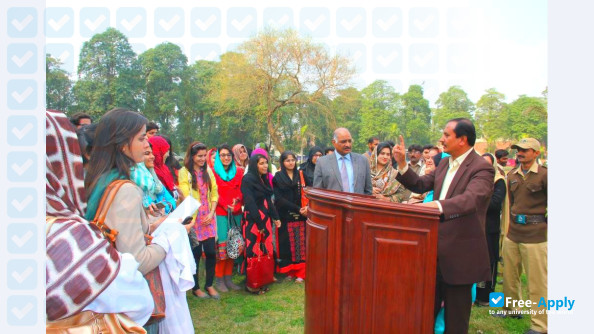 Foto de la Allama Iqbal Medical College #8