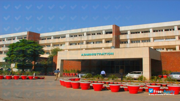 Foto de la Allama Iqbal Medical College #5