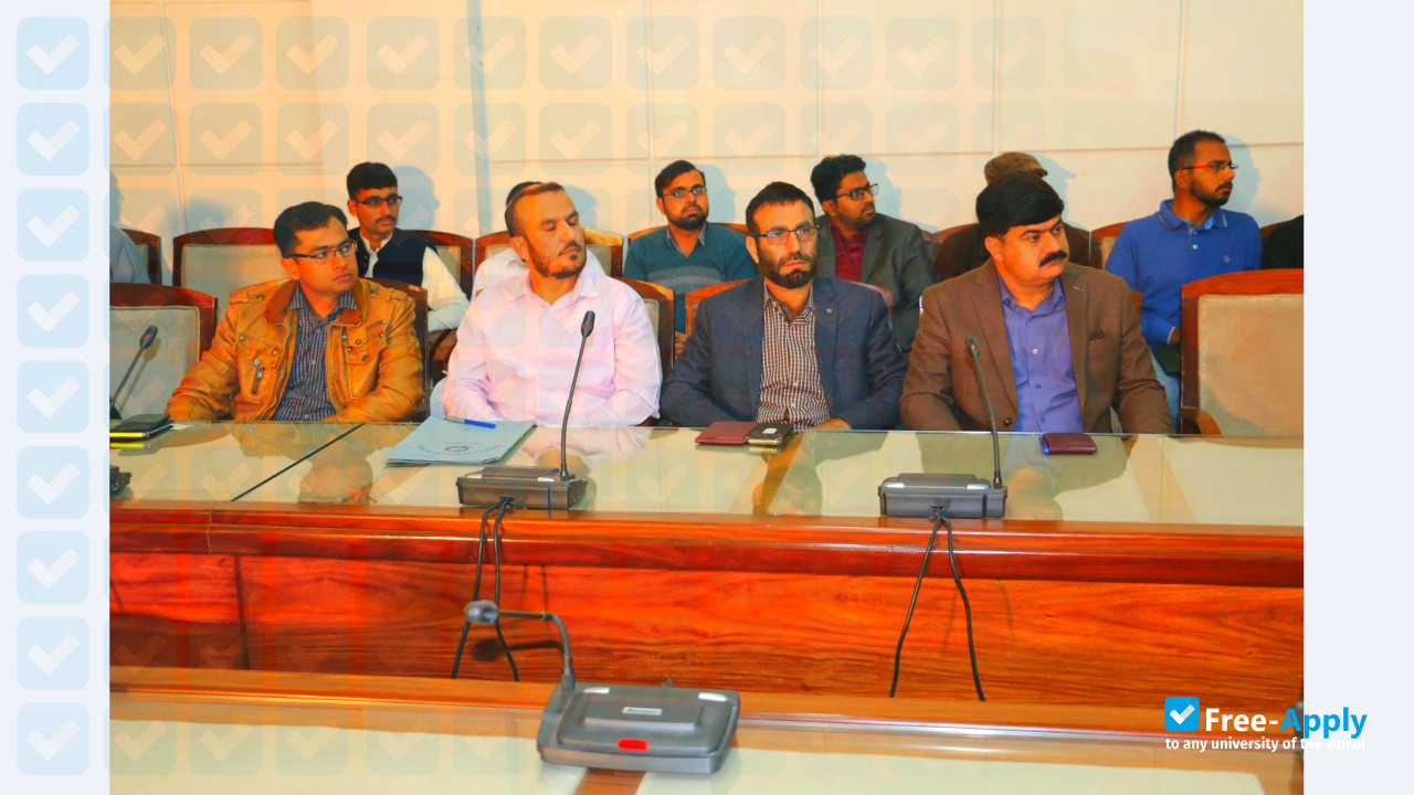 Foto de la Allama Iqbal Open University #10