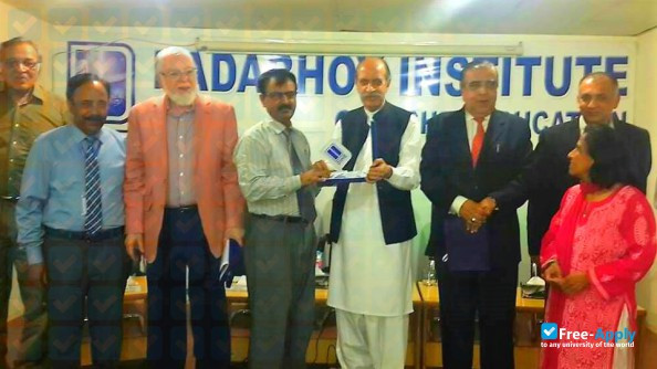 Foto de la Dadabhoy Institute of Higher Education Karachi #4
