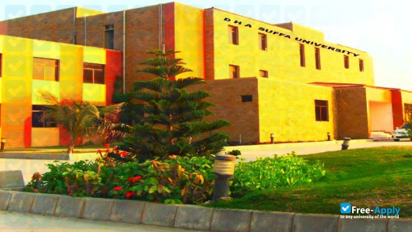 Foto de la DHA Suffa University #4