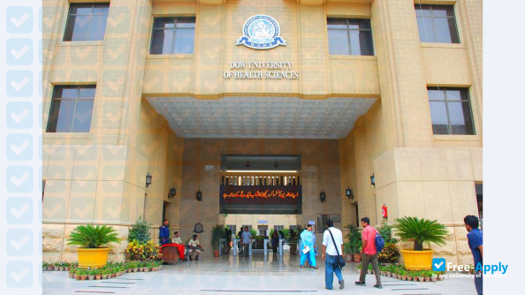 Foto de la Dow University of Health Sciences Karachi #3