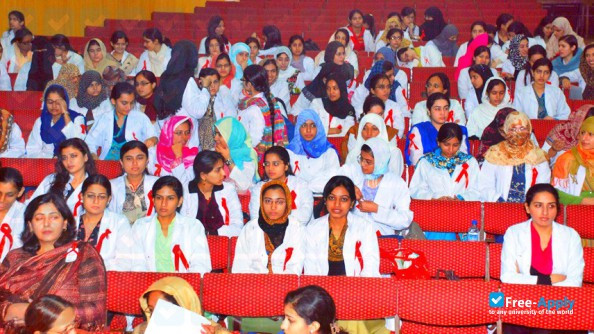 Photo de l’Fatima Jinnah Medical University #5